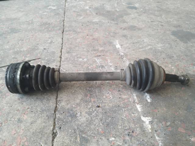 VOLKSWAGEN POLO ÇIKMA ORJİNAL SOL AKS 1997-2000